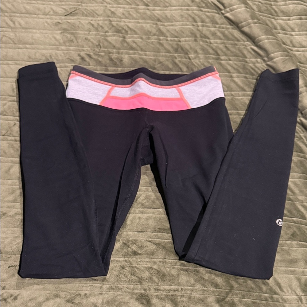 Lululemon Athletica Reversible Black and Pink Leggings